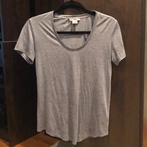 V-neck t-shirt